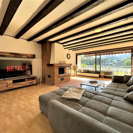 Traumaussicht Kamin Balkon Burgblick 65 Zoll Tv Netflix Sky Joyn Lindenplatz Apartment Bullay