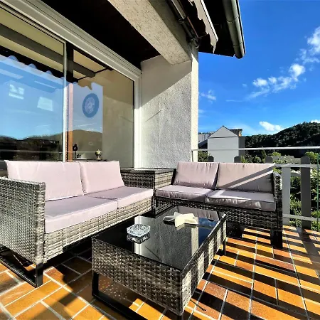 Traumaussicht Kamin Balkon Burgblick 65 Zoll Tv Netflix Sky Joyn Lindenplatz Bullay