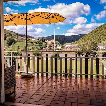 Traumaussicht Moselblick Kamin Balkon Burgblick 65 Zoll Tv Waipu Lindenplatz Daire Bullay