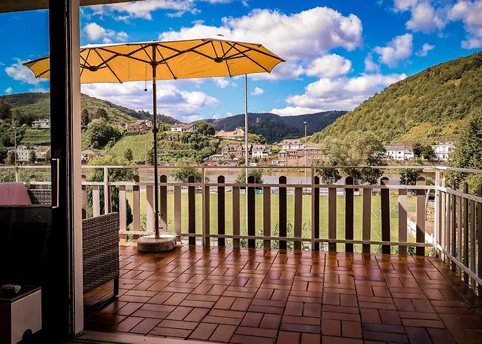 Traumaussicht Moselblick Kamin Balkon Burgblick 65 Zoll Tv Waipu Lindenplatz Апартаменты Буллай