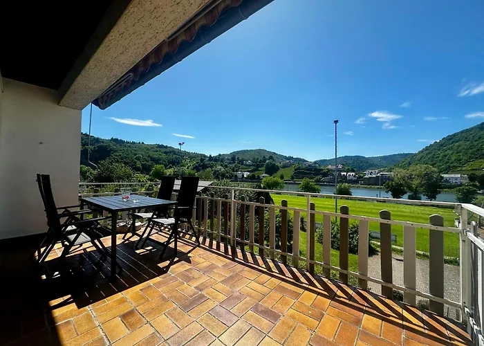 Апартаменты Traumaussicht Moselblick Kamin Balkon Burgblick 65 Zoll Tv Waipu Lindenplatz Буллай